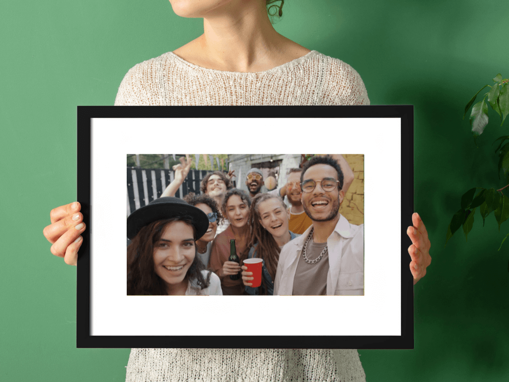 Interactive photo frame experience 1